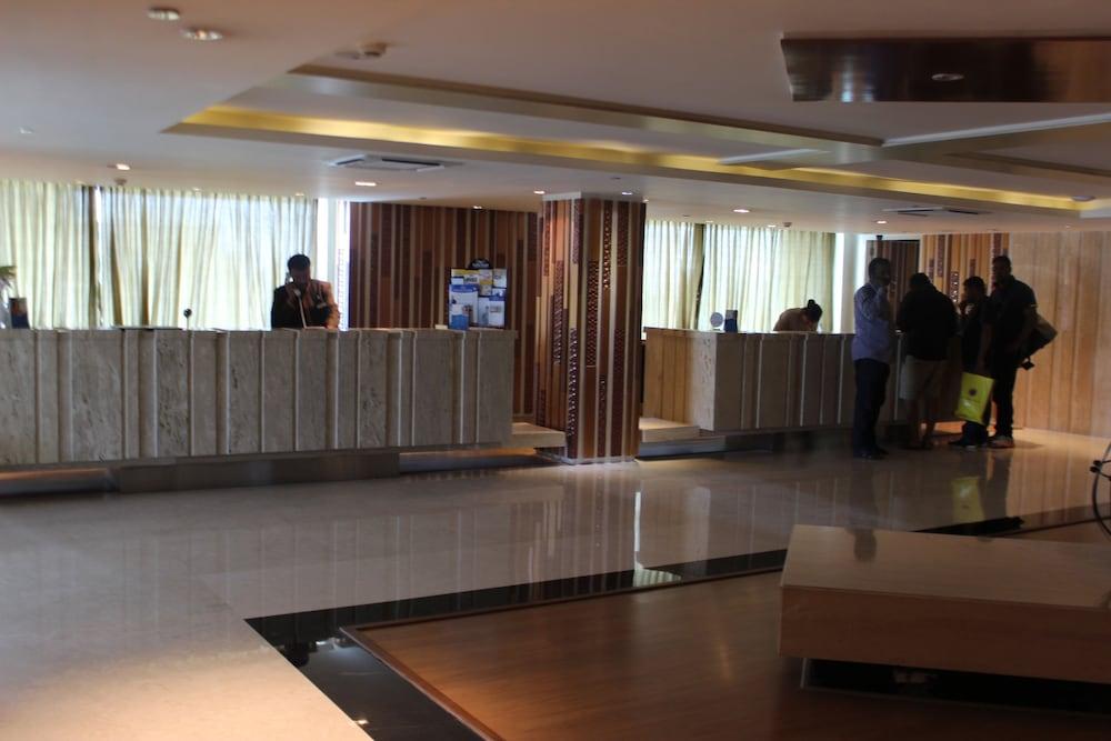 Davanam Sarovar Portico Suites Bangalore Eksteriør bilde