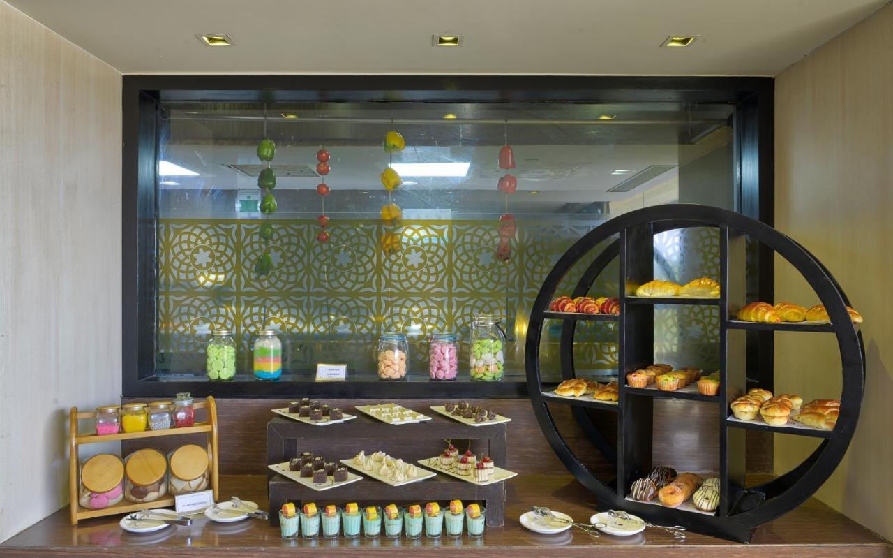 Davanam Sarovar Portico Suites Bangalore Eksteriør bilde