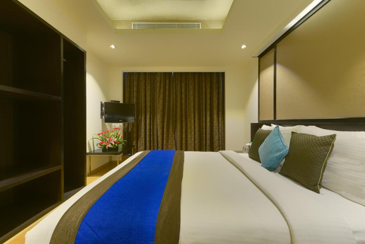 Davanam Sarovar Portico Suites Bangalore Eksteriør bilde